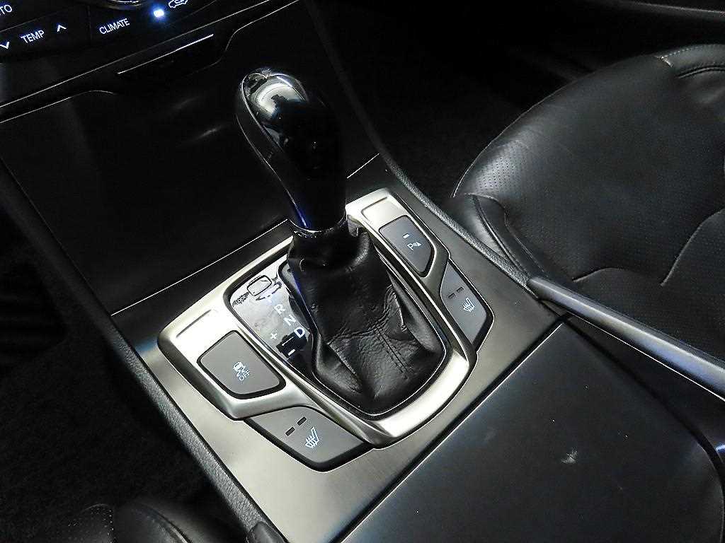 HYUNDAI Grandeur - Vista 12