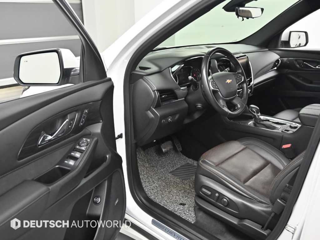 Chevrolet Travers - Vista 11