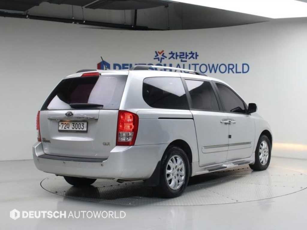KIA Carnival - Vista 4