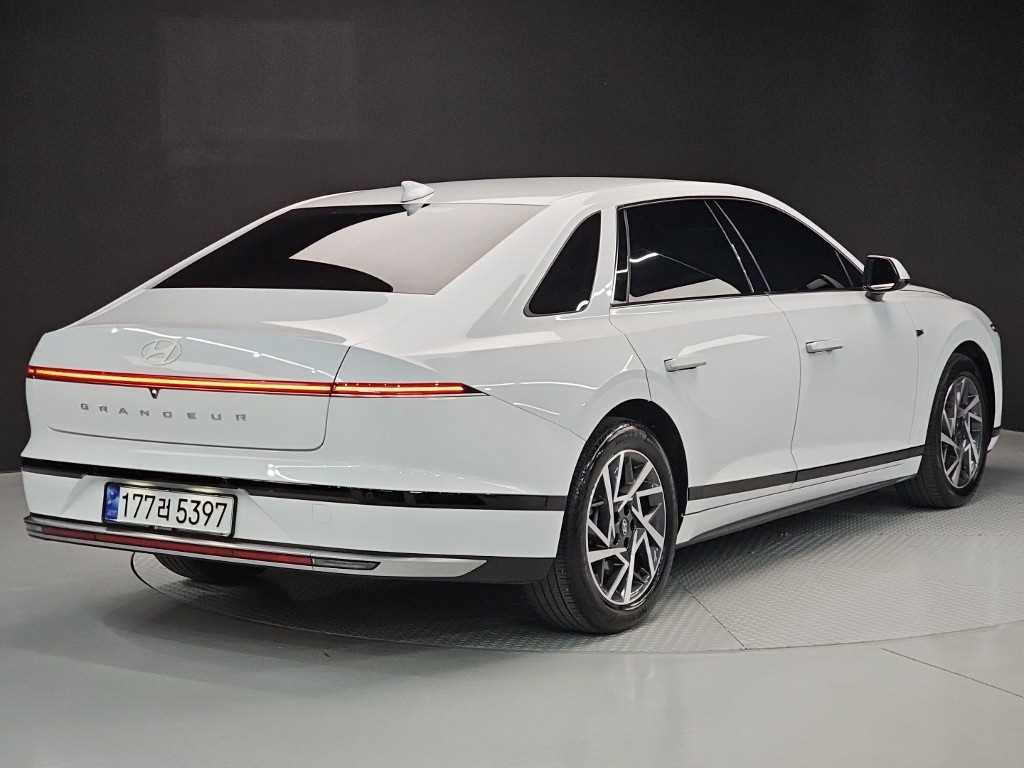 HYUNDAI Grandeur - Vista 4