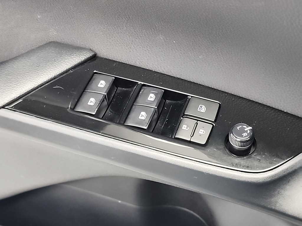Toyota Prius 2017 Blanco - Importación desde Corea - HF Imports Iquique - Foto 17