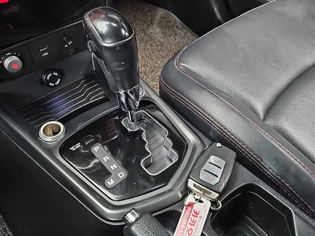 Ssangyong Tivoli - Vista 8