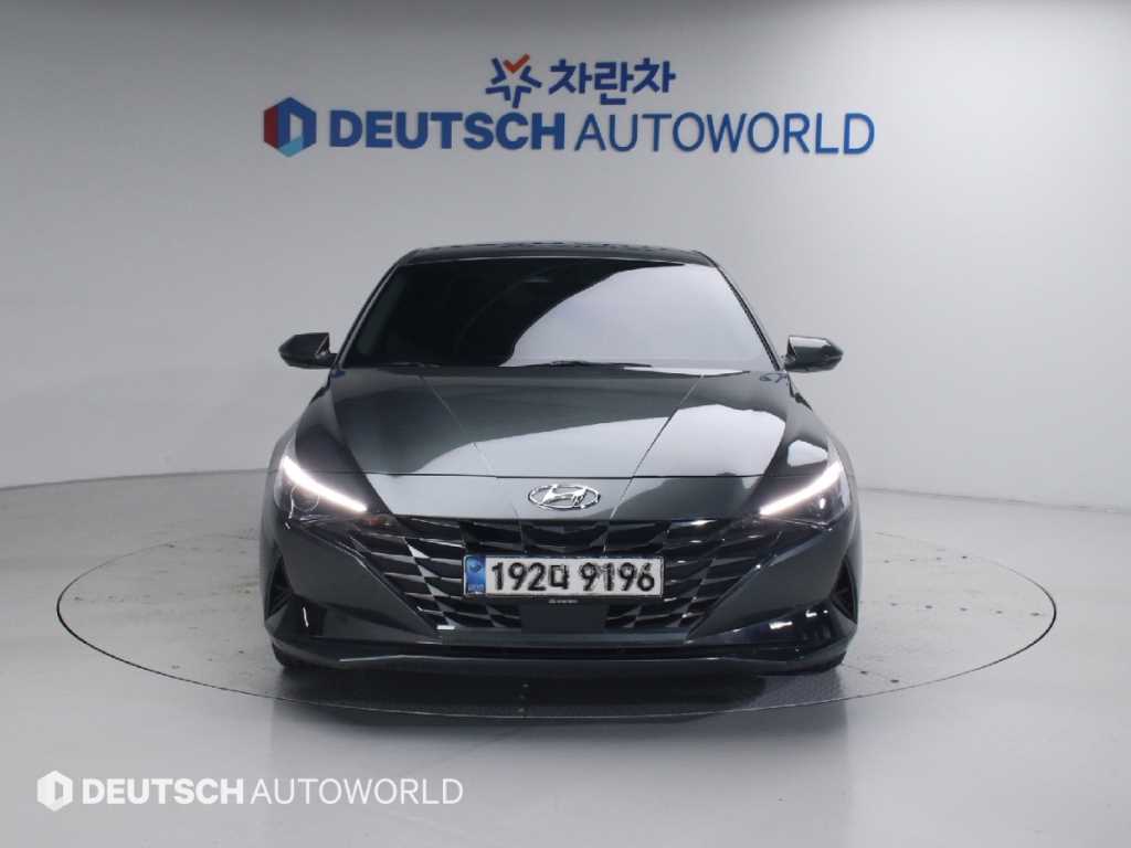 HYUNDAI Avante - Vista 3