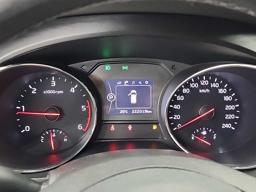 KIA Carnival - Vista 6