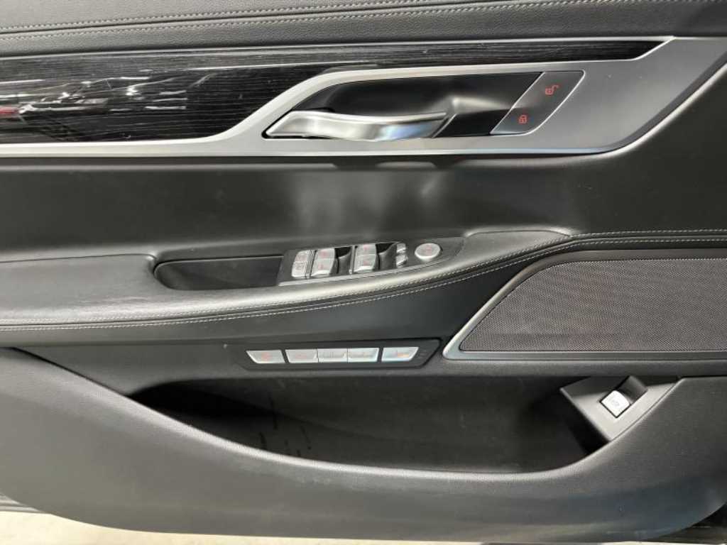 BMW 7 Series - Vista 9