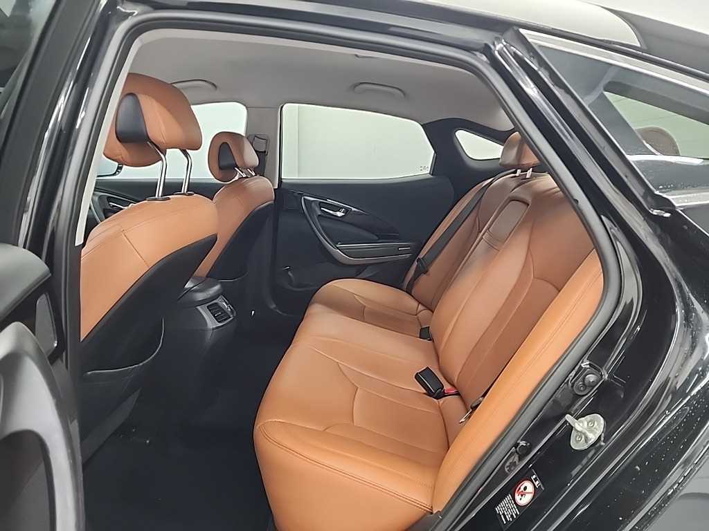 HYUNDAI Grandeur - Vista 12