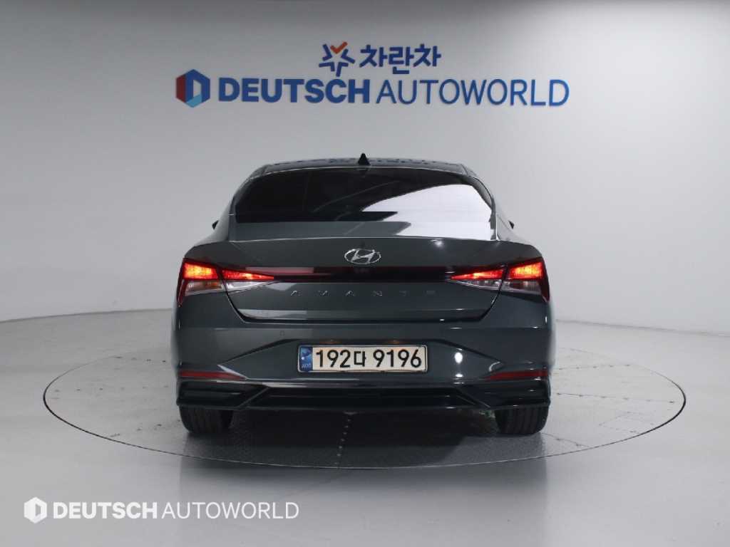 HYUNDAI Avante - Vista 4