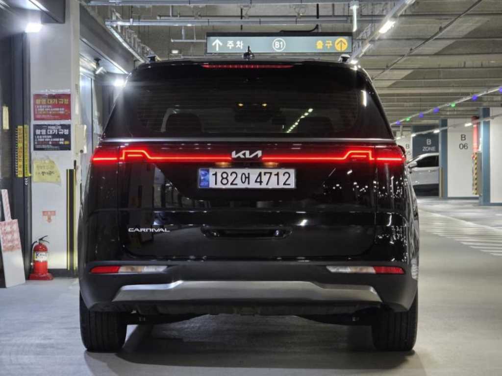 KIA Carnival - Vista 5