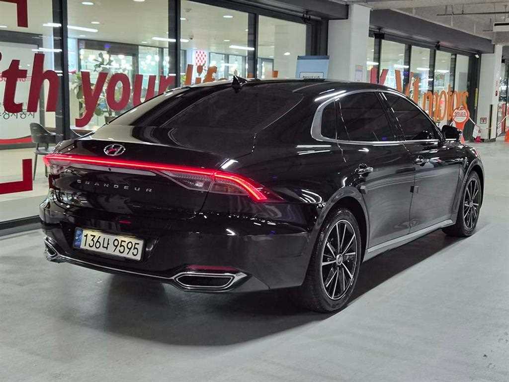HYUNDAI Grandeur - Vista 4