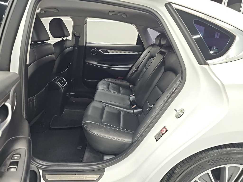 HYUNDAI Grandeur - Vista 12