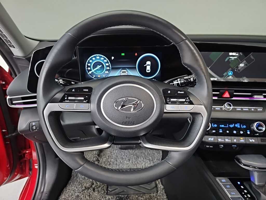 HYUNDAI Avante - Vista 9