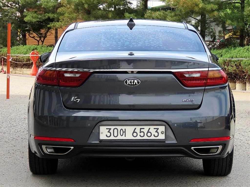 KIA K7 - Vista 4