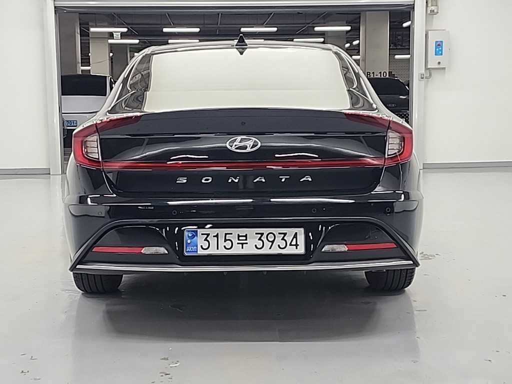 HYUNDAI Sonata - Vista 3