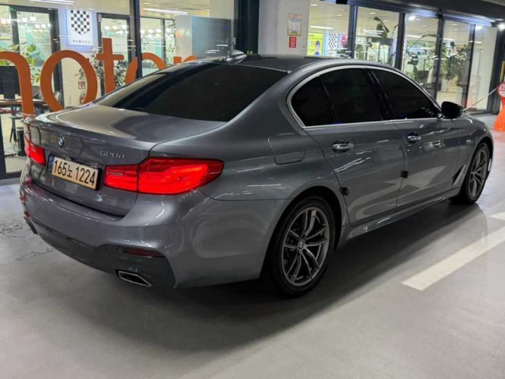 BMW 5 Series - Vista 4