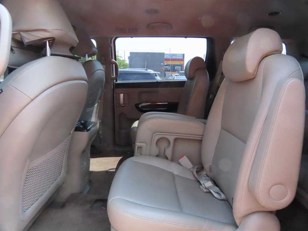KIA Carnival - Vista 6
