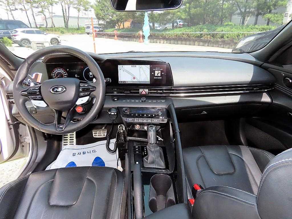 HYUNDAI Avante - Vista 7