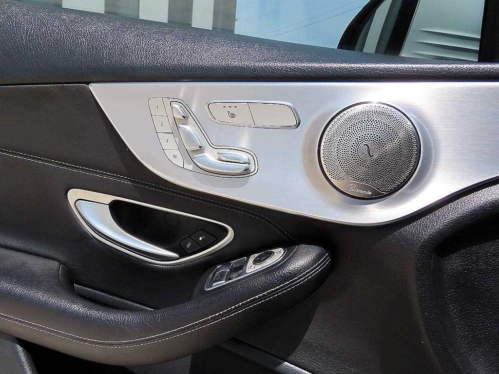 Mercedes Benz C Class - Vista 11