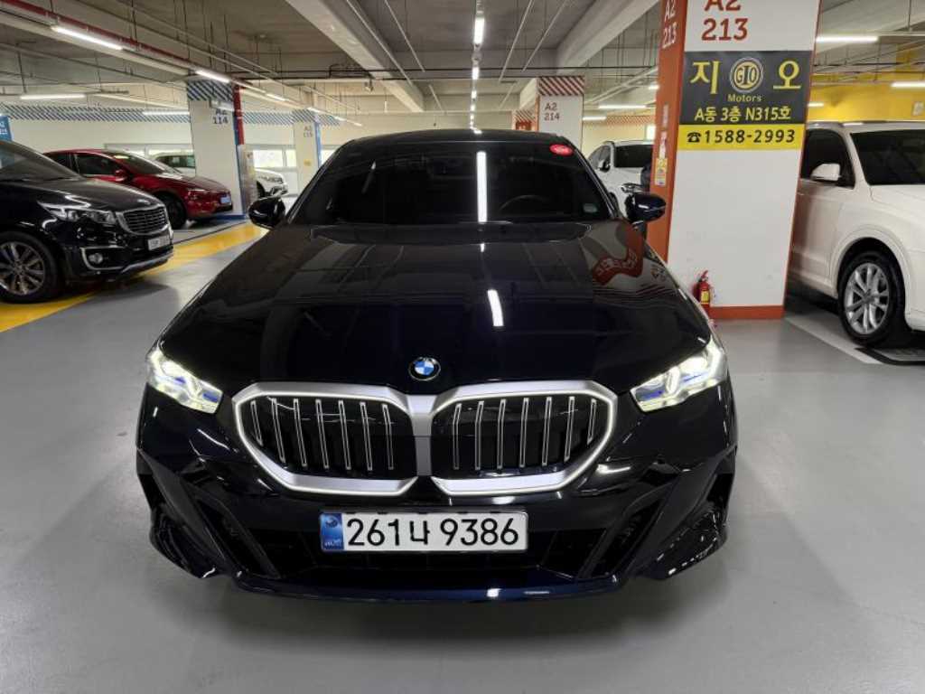 BMW 5 Series 2024 Negro - Importación desde Corea - HF Imports Iquique - Foto 1