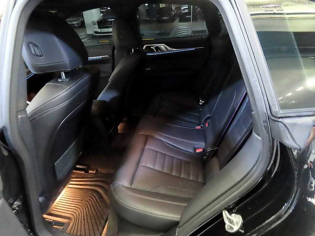 BMW i4 - Vista 7