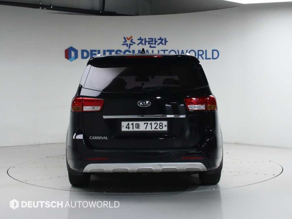 KIA Carnival - Vista 4
