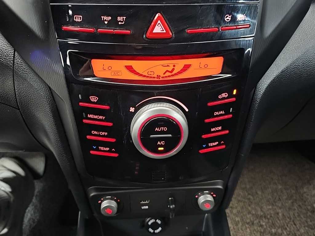 Ssangyong Tivoli - Vista 10