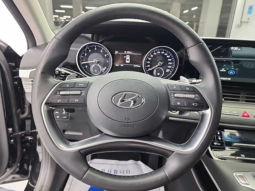 HYUNDAI Grandeur - Vista 9