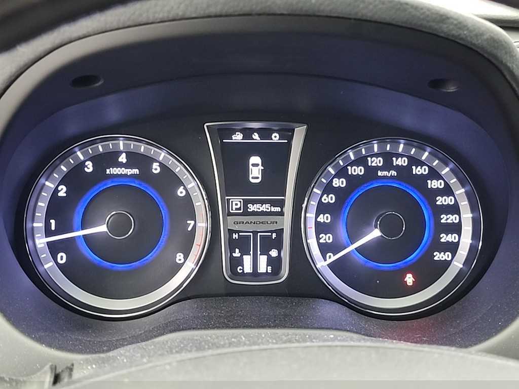 HYUNDAI Grandeur - Vista 6