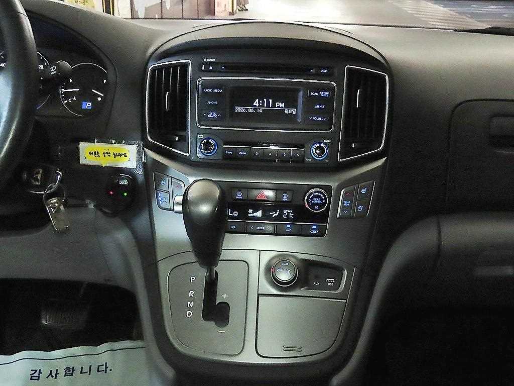 HYUNDAI Starex - Vista 11