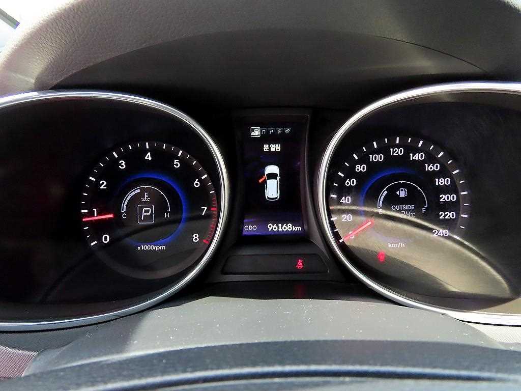 HYUNDAI Maxcruz - Vista 9