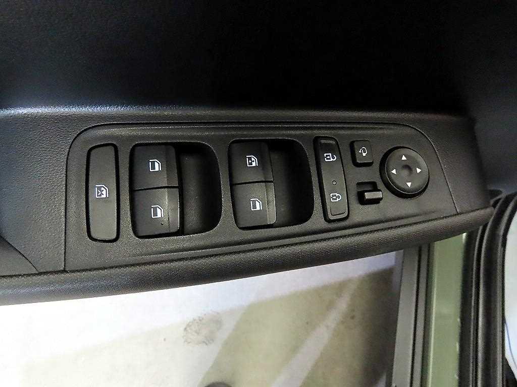 HYUNDAI Casper - Vista 10