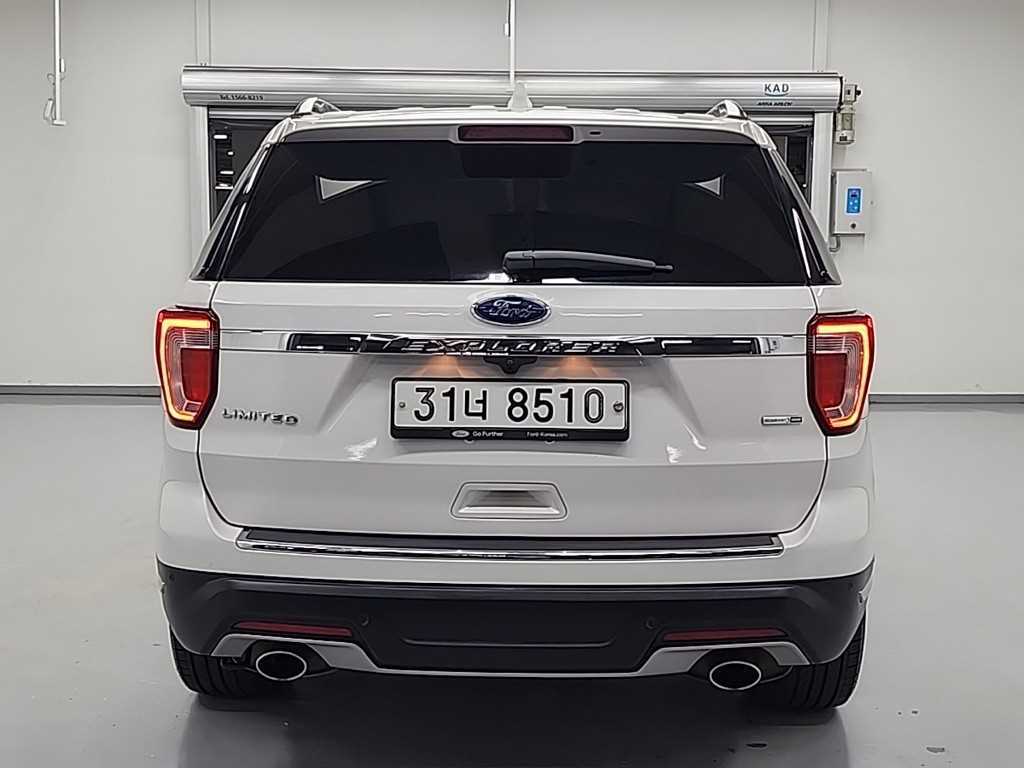Ford Explorer - Vista 3