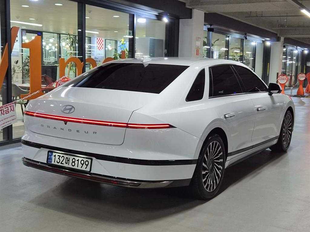 HYUNDAI Grandeur - Vista 4