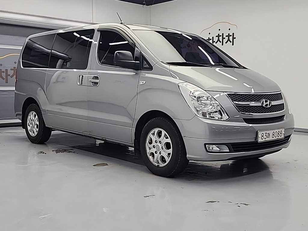 HYUNDAI Starex - Vista 4
