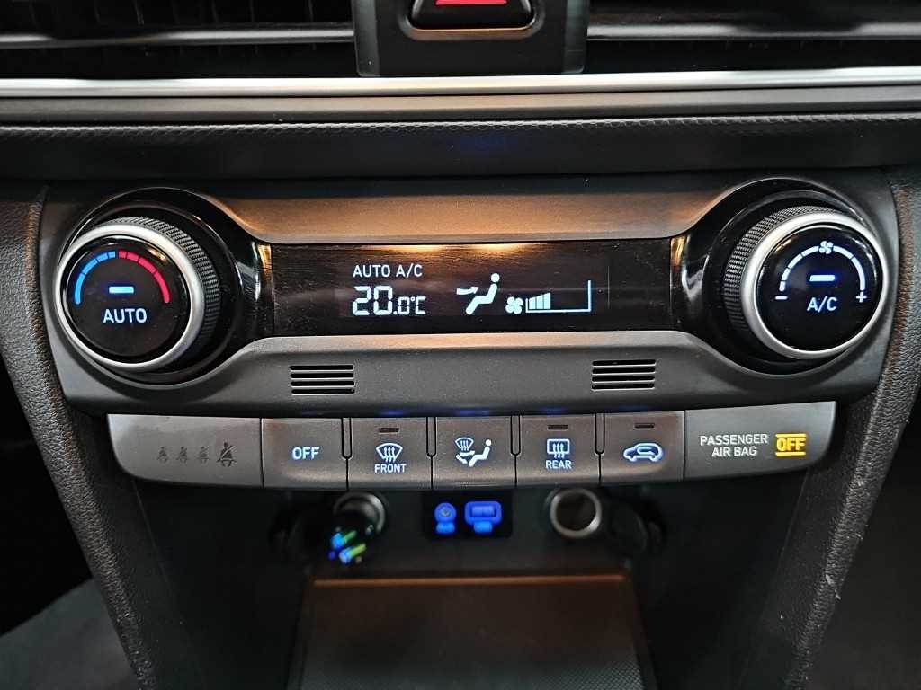 HYUNDAI Kona - Vista 10