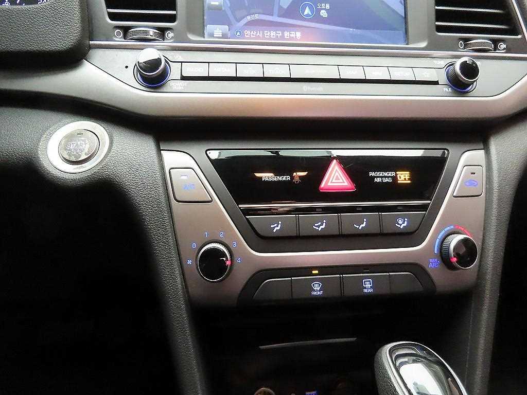 HYUNDAI Avante 2018 Blanco - Importación desde Corea - HF Imports Iquique - Foto 16