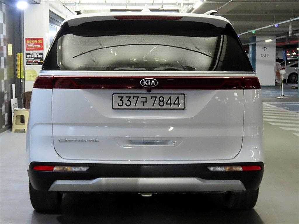KIA Carnival - Vista 5
