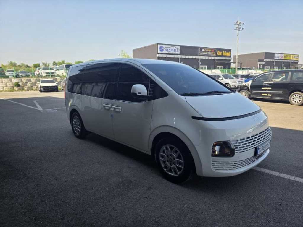 HYUNDAI Staria - Vista 3