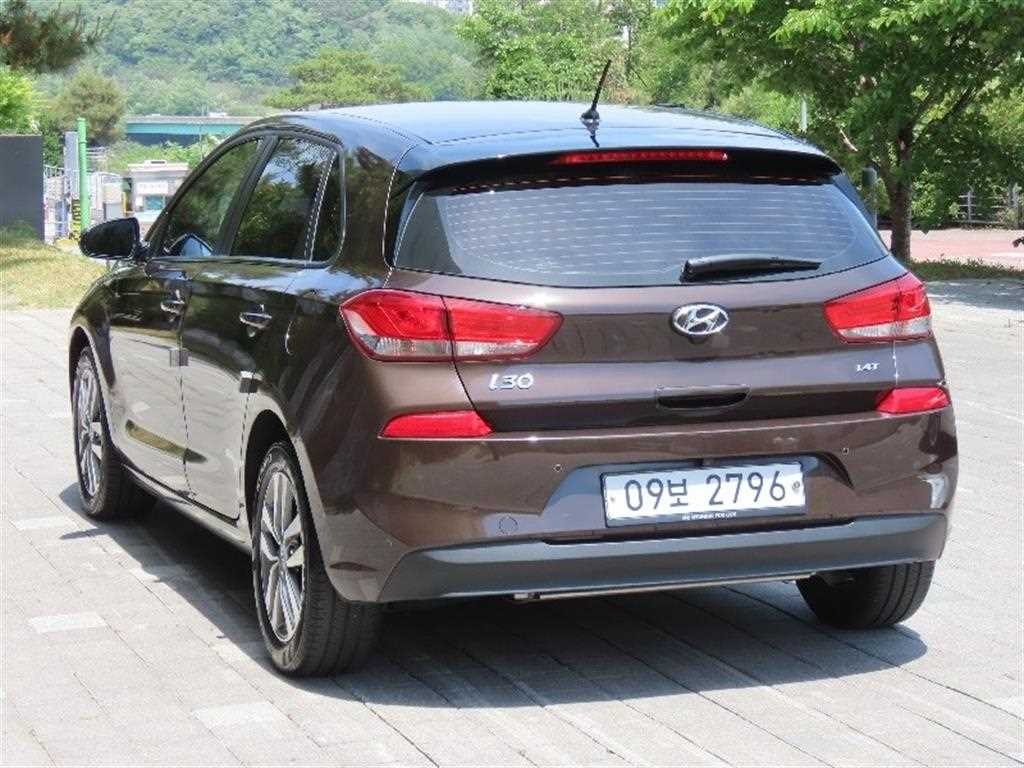 HYUNDAI i30 - Vista 4