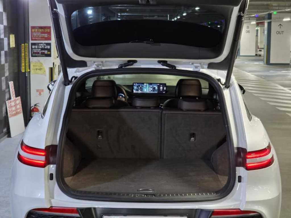 Genesis GV70 - Vista 6