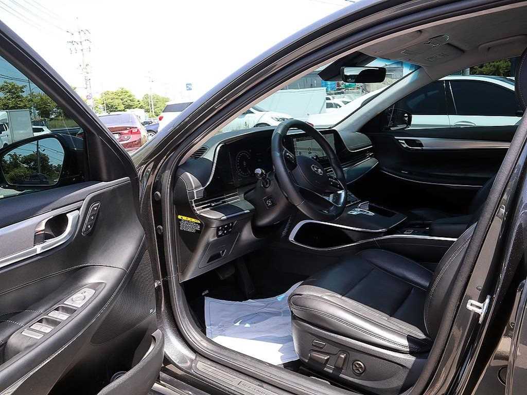 HYUNDAI Grandeur - Vista 6