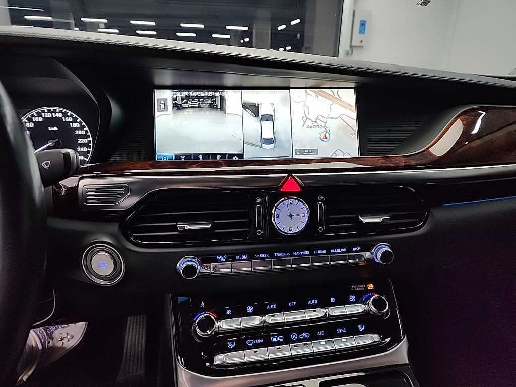 Genesis EQ900 - Vista 10