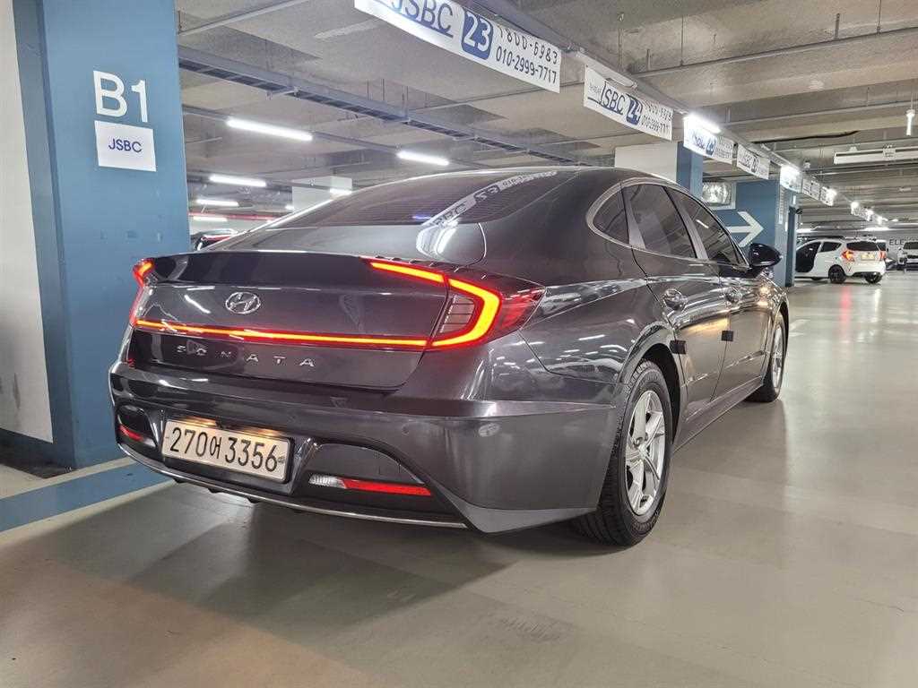 HYUNDAI Sonata - Vista 3