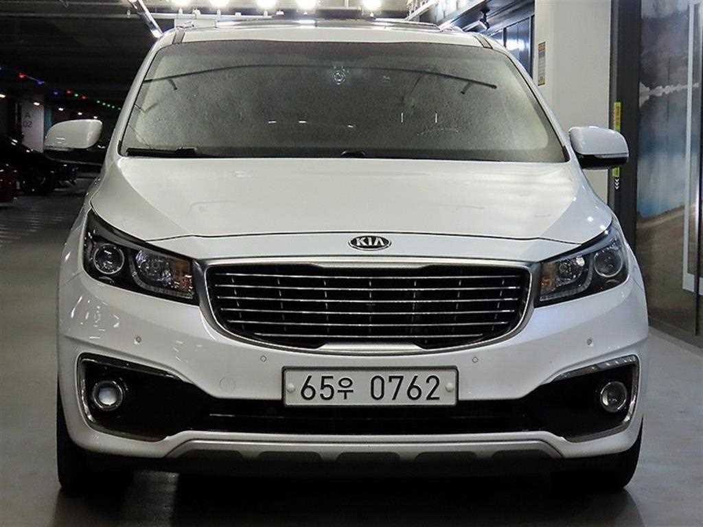 KIA Carnival - Vista 2