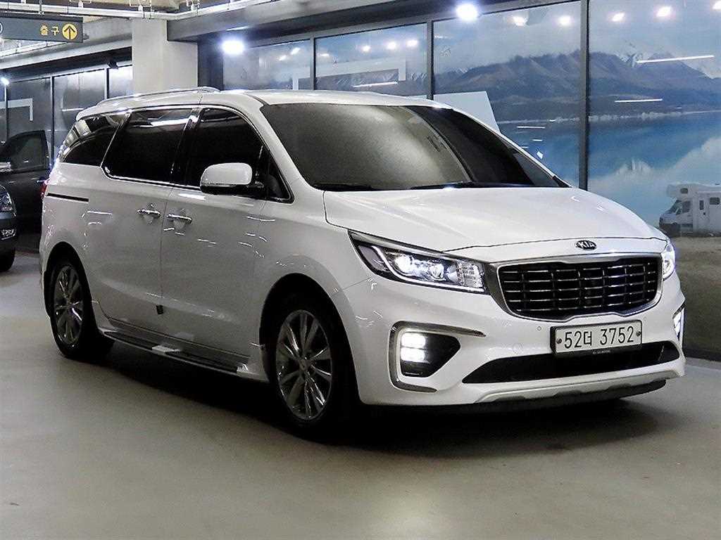 KIA Carnival 2019 Blanco - Importación desde Corea - HF Imports Iquique - Foto 1