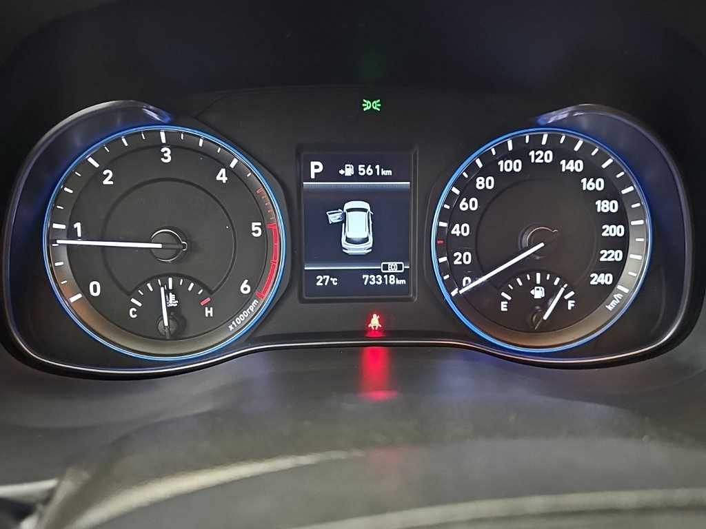 HYUNDAI Kona - Vista 6