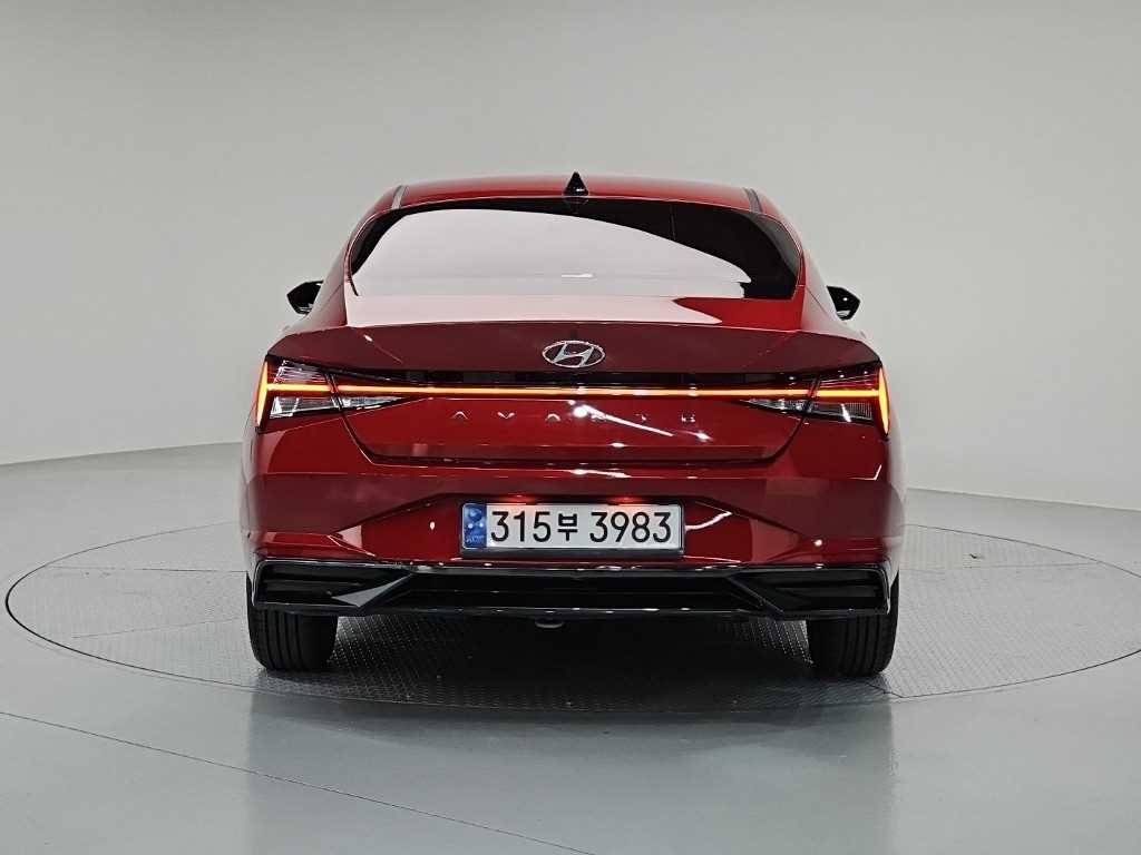 HYUNDAI Avante - Vista 3