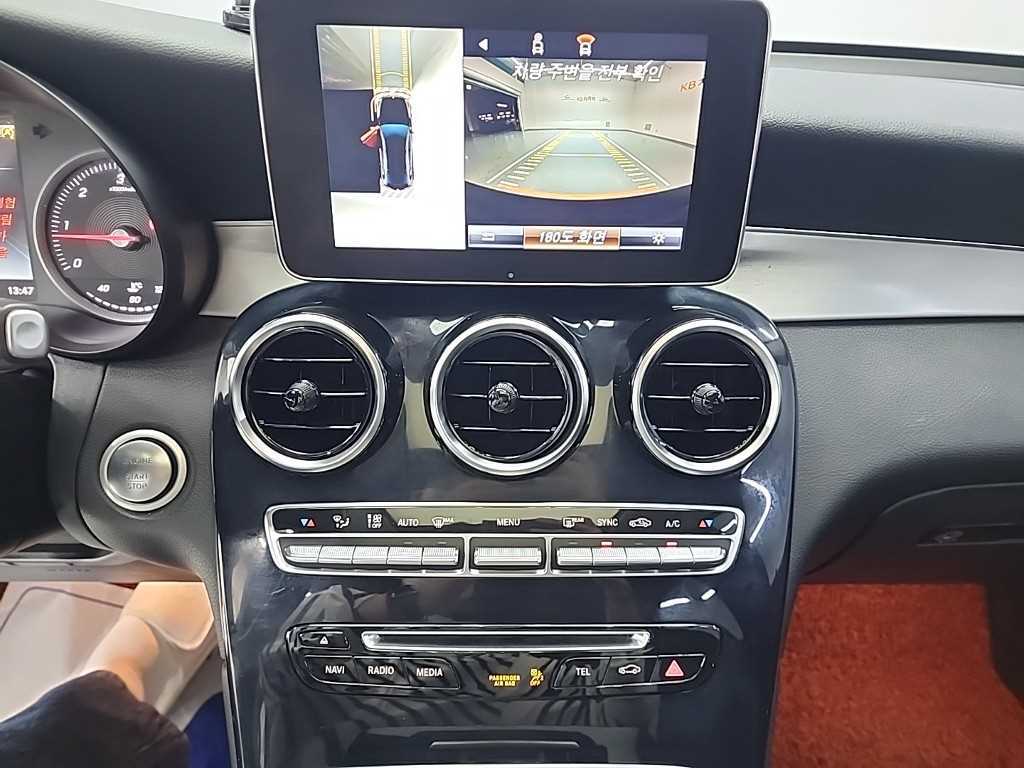 Mercedes Benz GLC Class - Vista 10