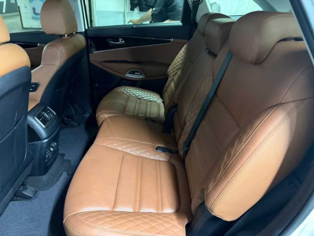 KIA Sorento - Vista 7