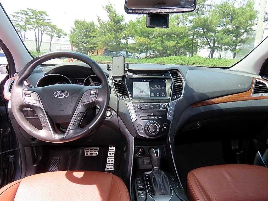 HYUNDAI Maxcruz - Vista 7