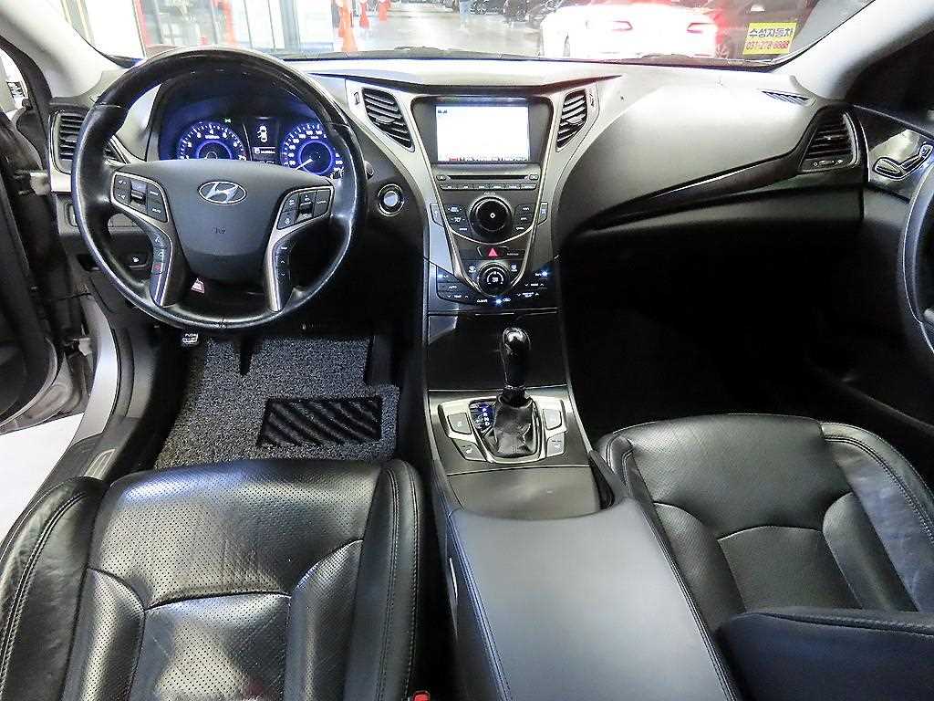 HYUNDAI Grandeur - Vista 10